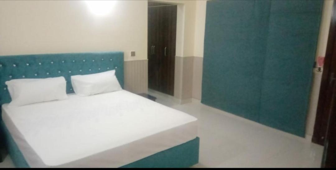 Hak Mall Suites And Apartments Rawalpindi Dış mekan fotoğraf