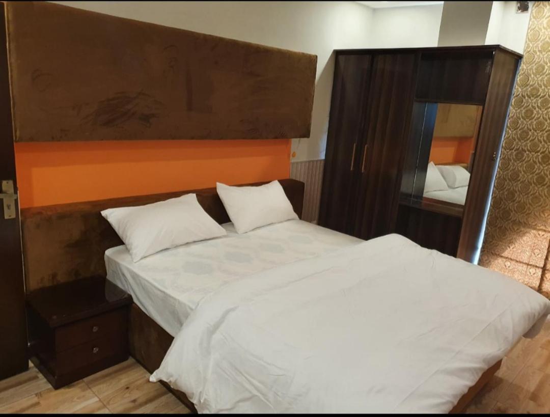 Hak Mall Suites And Apartments Rawalpindi Dış mekan fotoğraf
